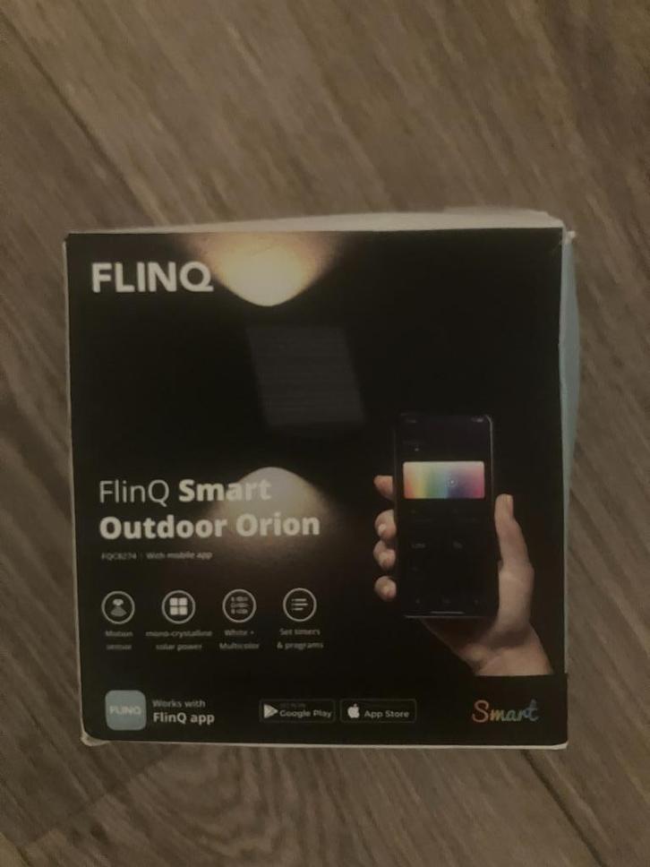 FlinQ Orion - Smart Solar Wandlamp - Solar Tuinverlichting, Tuin en Terras, Buitenverlichting, Nieuw, Wandlamp, Zonne-energie