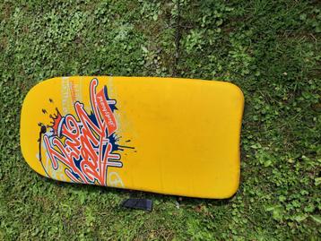 Geel wave board, Enlèvement