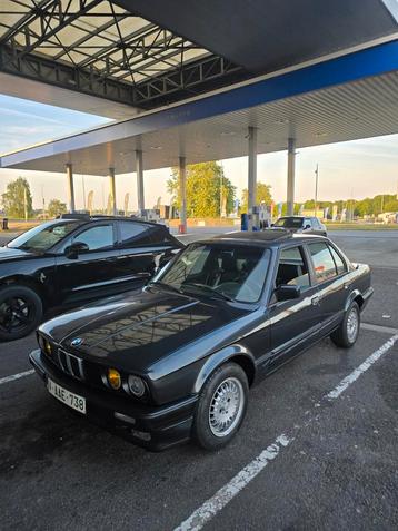 E30 320i berline, Cuir, Achat, Boîte manuelle, Noir