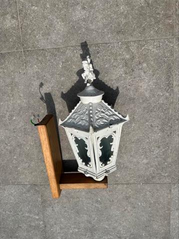 Antieke lamp beschikbaar voor biedingen