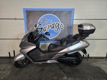 Maxiscooter honda 400  beschikbaar voor biedingen