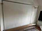 Kledingrek met steigerbuizen en echt steigerhout, Ophalen, Zo goed als nieuw
