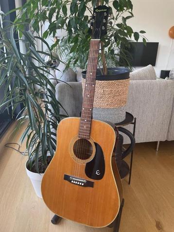 Vintage Epiphone FT-145 uit 1972 beschikbaar voor biedingen