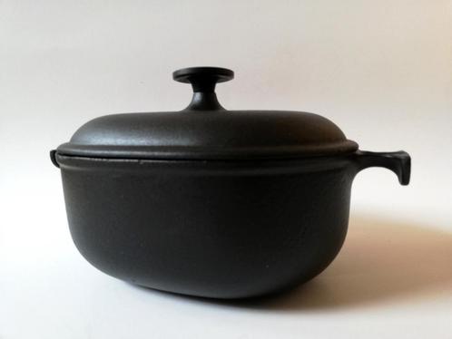 Le Creuset-gietijzeren kookpot zwart- Enzo Mari/La Mama, Huis en Inrichting, Keuken | Potten en Pannen, Gebruikt, Ophalen of Verzenden