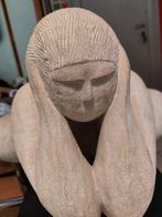 Très belle statue en pierre et son socle.., Ophalen