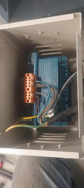 Gezocht transfo 230 naar 380 / 400 v beschikbaar voor biedingen