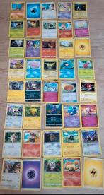 40 Pokémon-kaarten. Waarvan sommige speciale edities., Ophalen of Verzenden, Zo goed als nieuw, Meerdere kaarten, Foil