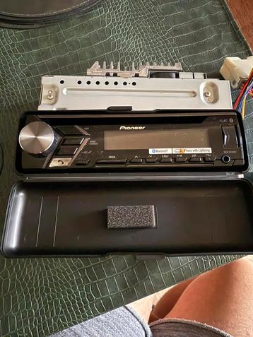 Pioneer auto radio beschikbaar voor biedingen