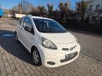 Toyota Aygo 1.0 - Keuring/ Carpass - Garantie, Auto's, Voorwielaandrijving, Stof, 50 kW, Zwart