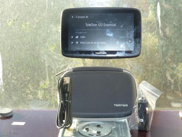 TomTom GO Essential 5" Europe 49 pays trafic gratuit à Vie, Auto diversen, Tuning en Styling, Ophalen of Verzenden