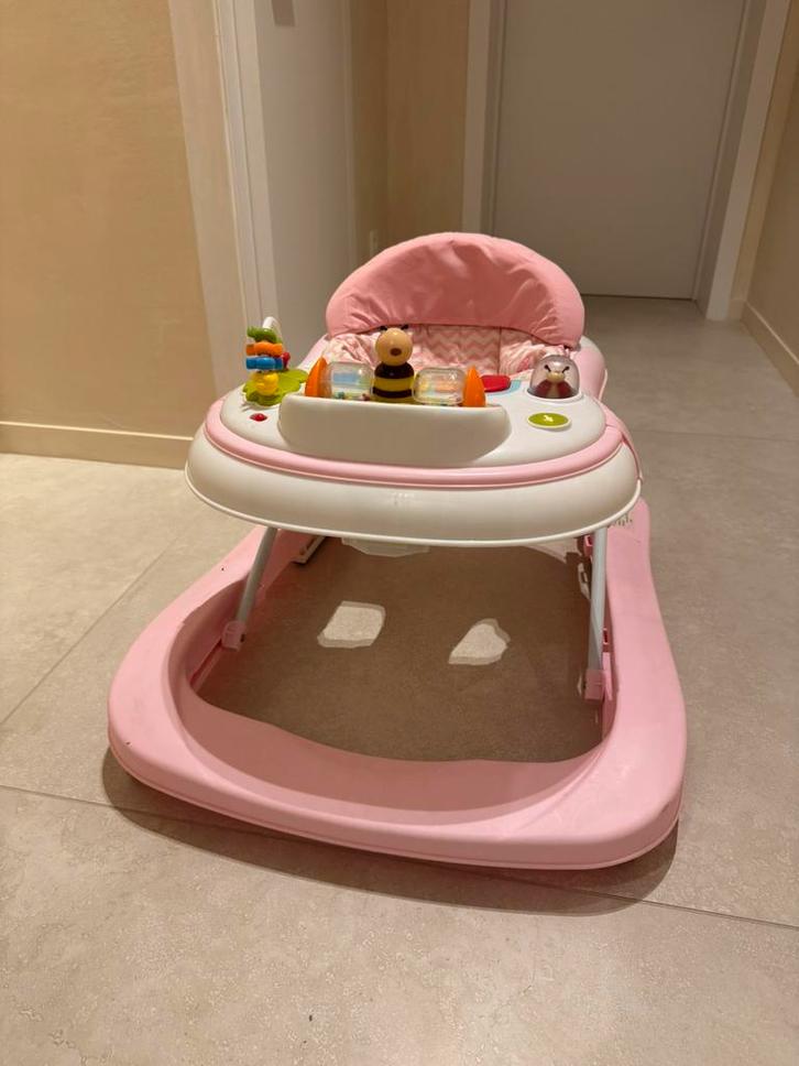 Déambulateur rose pour bébé, Enfants & Bébés, Jouets | Jouets de bébé, Comme neuf, Voiture, Sonore, À roulettes, Enlèvement
