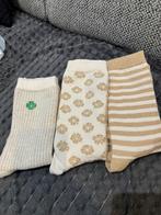 3 paires de chaussettes beiges dorées  taille 35 - 38 neuves, Vêtements | Femmes, Chaussettes & Bas, Enlèvement ou Envoi, Neuf