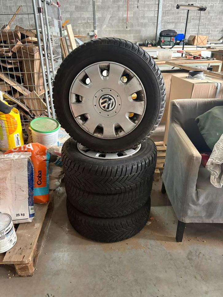 Winterbanden Dunlop goede staat, Auto-onderdelen, Banden en Velgen, Banden en Velgen, Winterbanden, 15 inch, 195 mm, Personenwagen