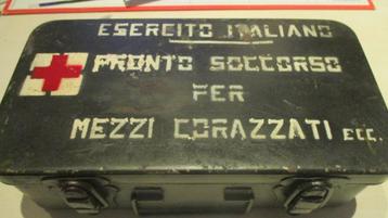 Boîte de secours métallique de l'armée Italienne