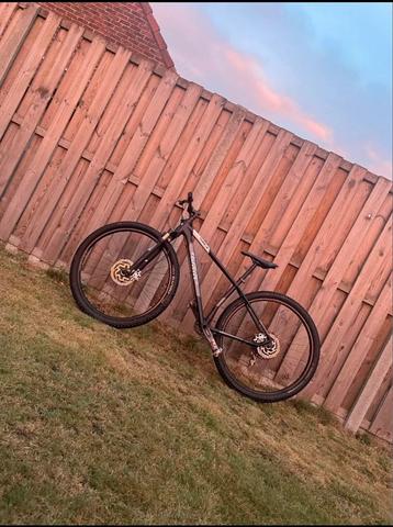Fiets beschikbaar voor biedingen