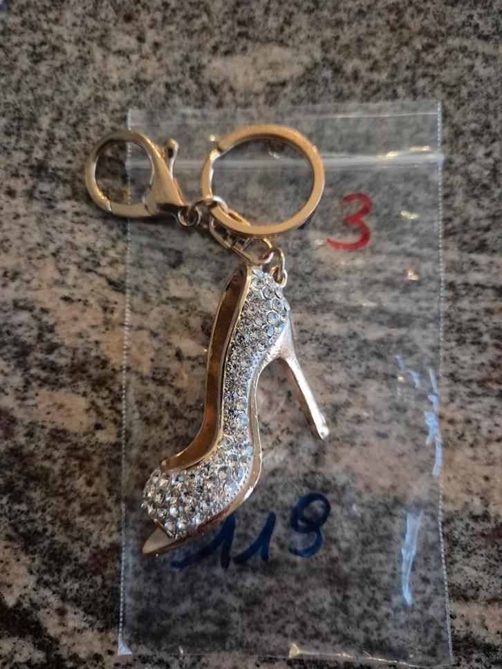 Juwelen 8(sleutelhanger), Verzamelen, Sleutelhangers, Zo goed als nieuw, Ophalen of Verzenden