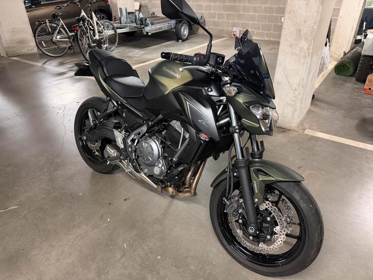 Kawasaki Z650 zo goed als nieuw, Motoren, Motoren | Kawasaki, Bedrijf, Naked bike, meer dan 35 kW, 2 cilinders, Motorrijbewijs A