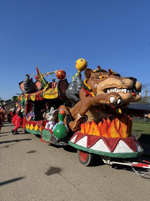 Te koop: Polyester Carnavalswagen thema Circus, Hobby en Vrije tijd, Feestartikelen | Verhuur, Gebruikt, Ophalen