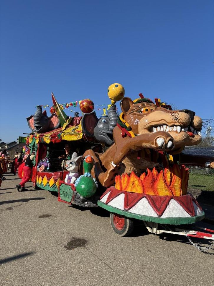 Te koop: Polyester Carnavalswagen thema Circus, Hobby en Vrije tijd, Feestartikelen | Verhuur, Gebruikt, Ophalen