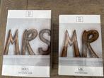 Riviera Maison Mr & Mrs hout, Huis en Inrichting, Woonaccessoires | Overige, Ophalen, Nieuw