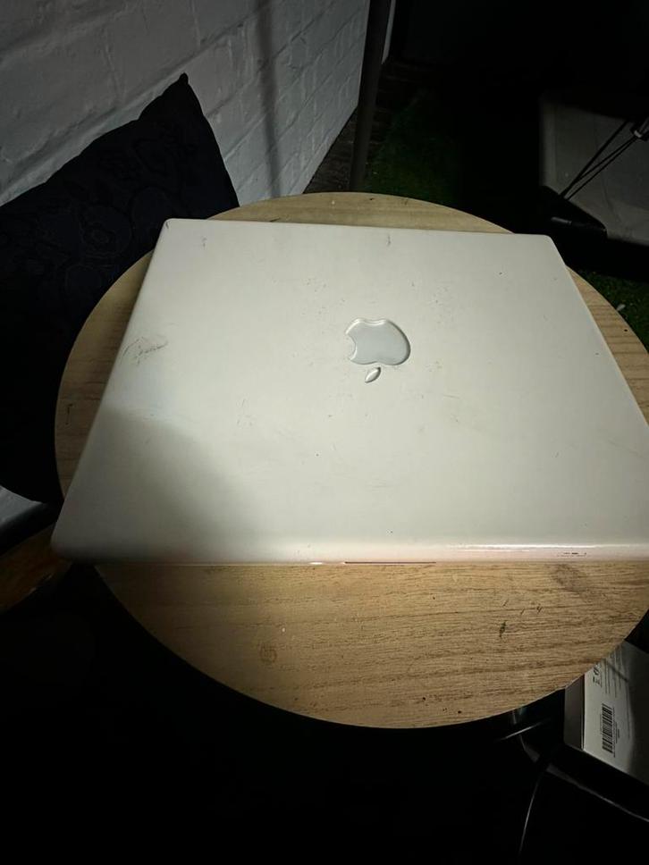 iBook G4 (2007) Collector, bijna een museumstuk!, Computers en Software, Desktop Pc's, Zo goed als nieuw, Ophalen