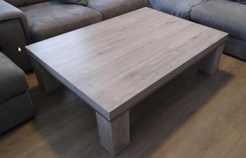 Salontafel 138x102x40 beschikbaar voor biedingen
