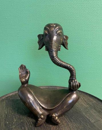 Antiek bronzen beeld Ganesh beschikbaar voor biedingen