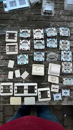 Schakelaars, stopcontacten, beveiligingen, Enlèvement, Utilisé