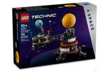 Lego 42179 De aarde en Maan in beweging (Nieuw & Sealed), Ophalen of Verzenden, Nieuw, Complete set, Lego