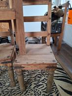 4 stuks houten gedecoreerde stoelen.  echt hout, Gebruikt, Ophalen