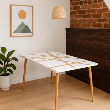 Scandinavische tafel van beuken en bamboe beschikbaar voor biedingen