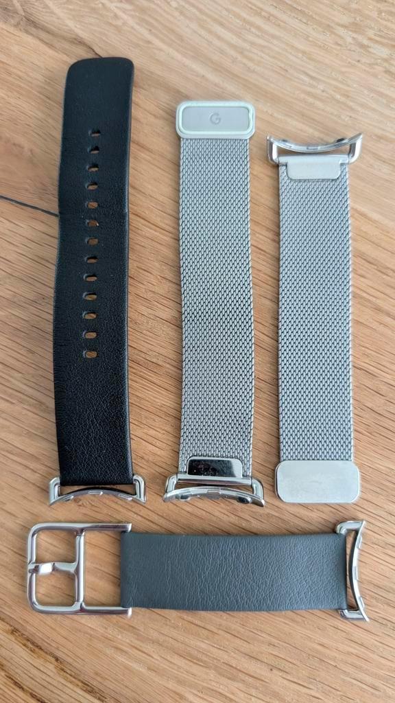 Twee Originele Google Watch bandjes 41mm (Leder & Milanese), Telecommunicatie, Wearable-accessoires, Zo goed als nieuw, Ophalen of Verzenden