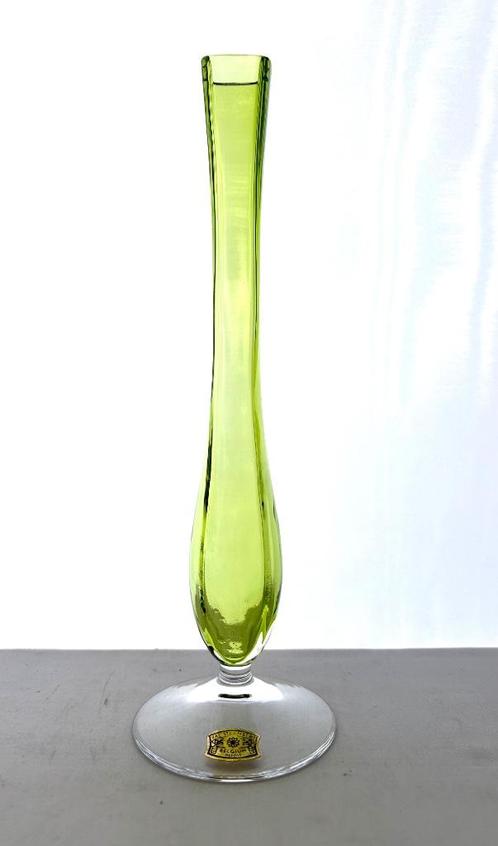 Val Saint Lambert smal groen vaasje kristal - soliflor, Antiek en Kunst, Antiek | Glaswerk en Kristal, Ophalen of Verzenden