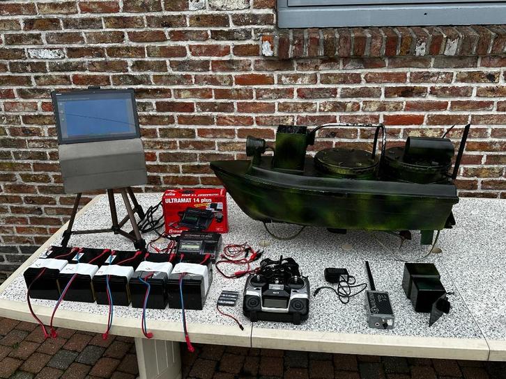 Broeckx voerboot met sonar, autopilot & GPS, Watersport en Boten, Hengelsport | Karpervissen, Gebruikt, Ophalen