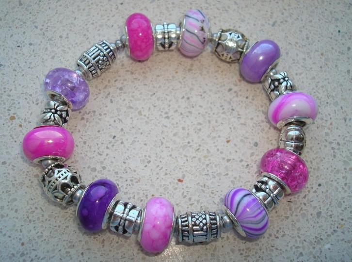 Armband met bedels in paars-roze PSE091 - maat naar wens, Handtassen en Accessoires, Armbanden, Paars, Met bedels of kralen, Verzenden