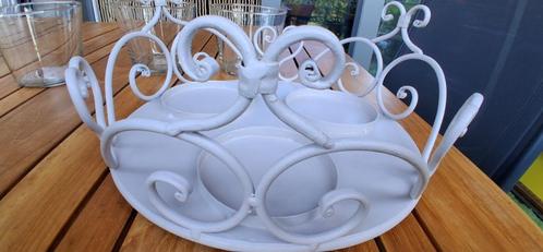 PLATEAU DECO. AVEC POURTOUR EN FER FORGE ET 3 POTS EN VERRE, Huis en Inrichting, Keuken | Keukenbenodigdheden, Nieuw, Ophalen