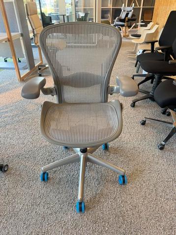 100x Herman Miller Aeron Titanium | 5 jaar garantie | REFURB beschikbaar voor biedingen
