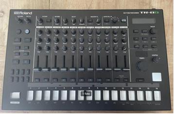 Roland TR8s (Drum / sampler /synth / sequencer) + Decksaver