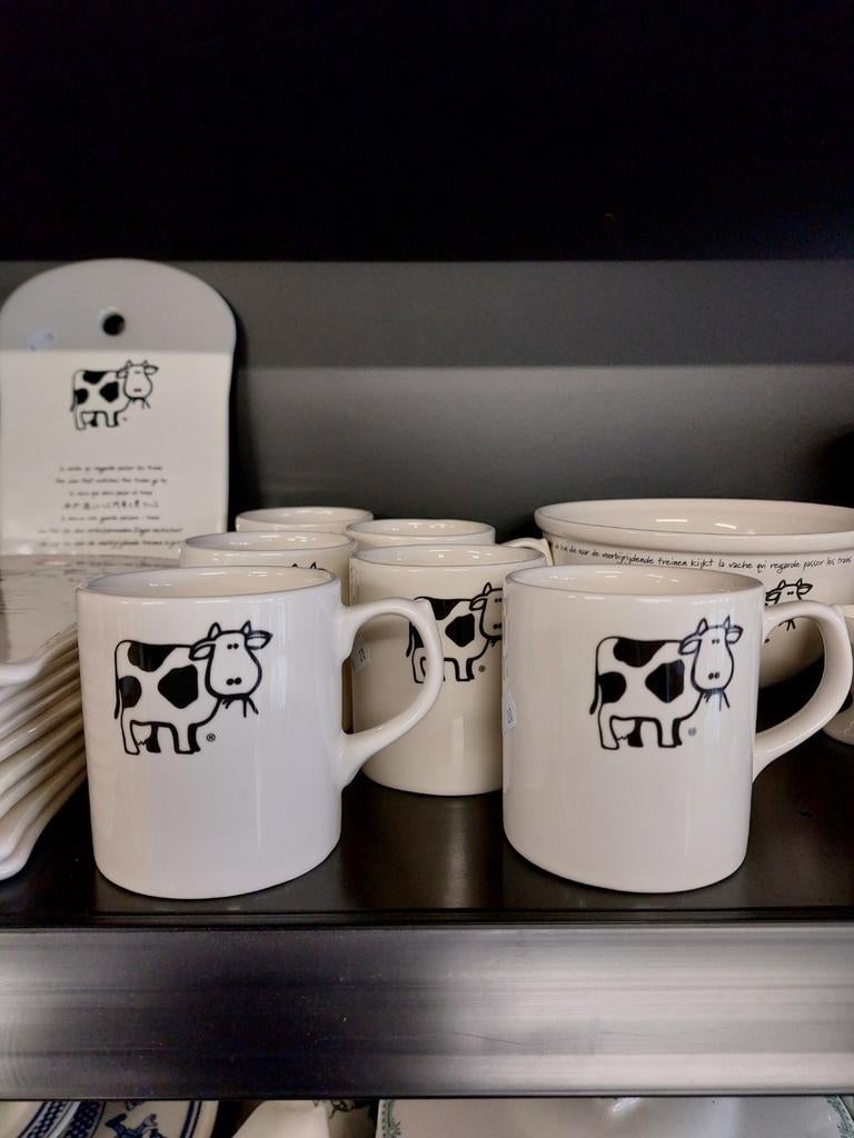 Mug Royal Boch La vache qui regarde passer les trains, Maison & Meubles, Cuisine | Vaisselle, Enlèvement ou Envoi, Neuf