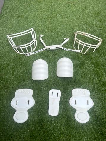 Lot complet de protection foot US beschikbaar voor biedingen