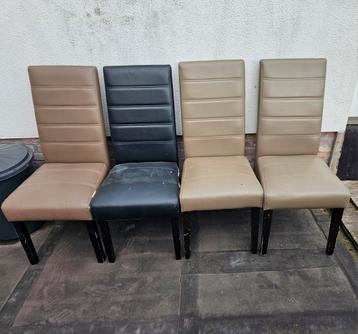 Stoelen  GRATIS  beschikbaar voor biedingen