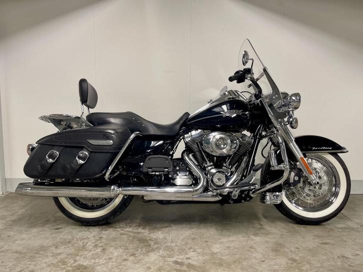 Harley-Davidson TOURING FLHRC ROAD KING CLASSIC (bj 2012), Motoren, Motoren | Harley-Davidson, Overig, meer dan 35 kW