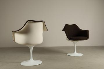 Pair of Tulip armchairs by Eero Saarinen for Knoll, 1960s beschikbaar voor biedingen