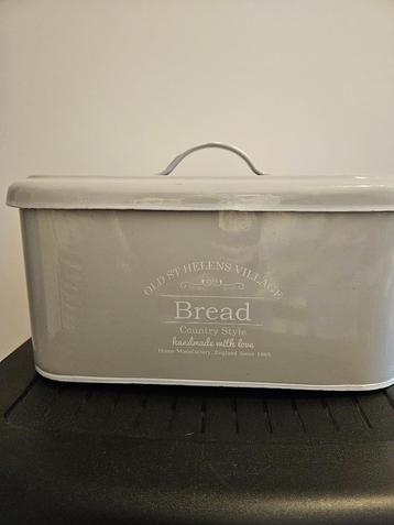 blikken brooddoos beschikbaar voor biedingen