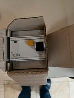 Differentieelschakelaar 300 ma, Doe-het-zelf en Bouw, Ophalen, Nieuw