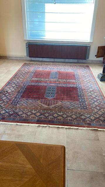 Mooi wollen tapijt Louis Depoorter beschikbaar voor biedingen