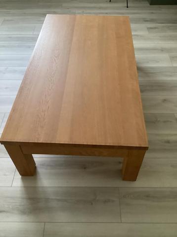 Salontafel  in bruin hout beschikbaar voor biedingen