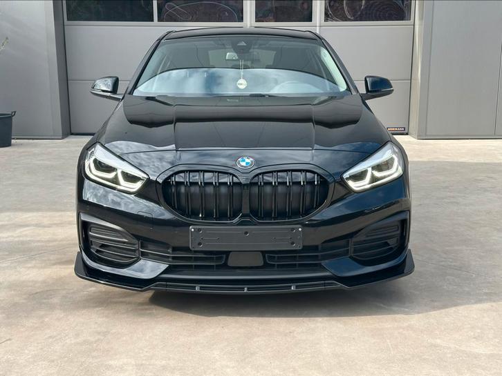 BMW 118ia / 2023 / 33700km / black edition, Auto's, BMW, Bedrijf, Te koop, 1 Reeks, ABS, Adaptieve lichten, Airbags, Airconditioning