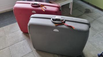 2 reiskoffers Samsonite beschikbaar voor biedingen