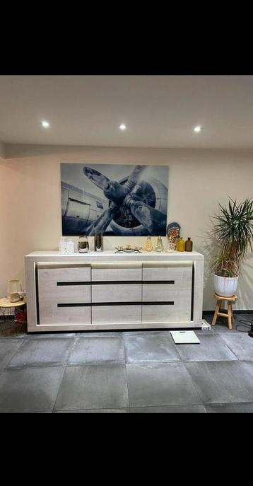 Weba kast, tafel en dressoir te koop goede staat beschikbaar voor biedingen